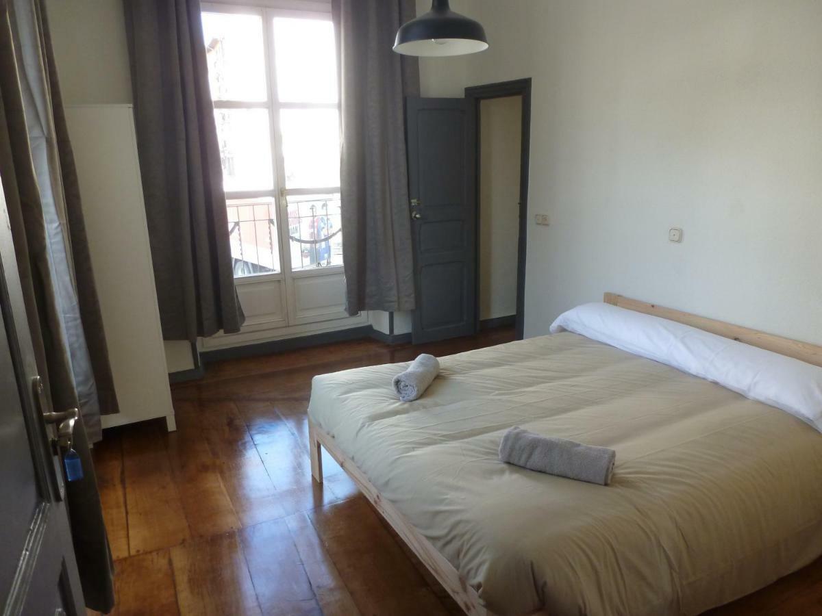 Hostal Del Arquitecto บิโตเรีย-กัสเตซ ภายนอก รูปภาพ